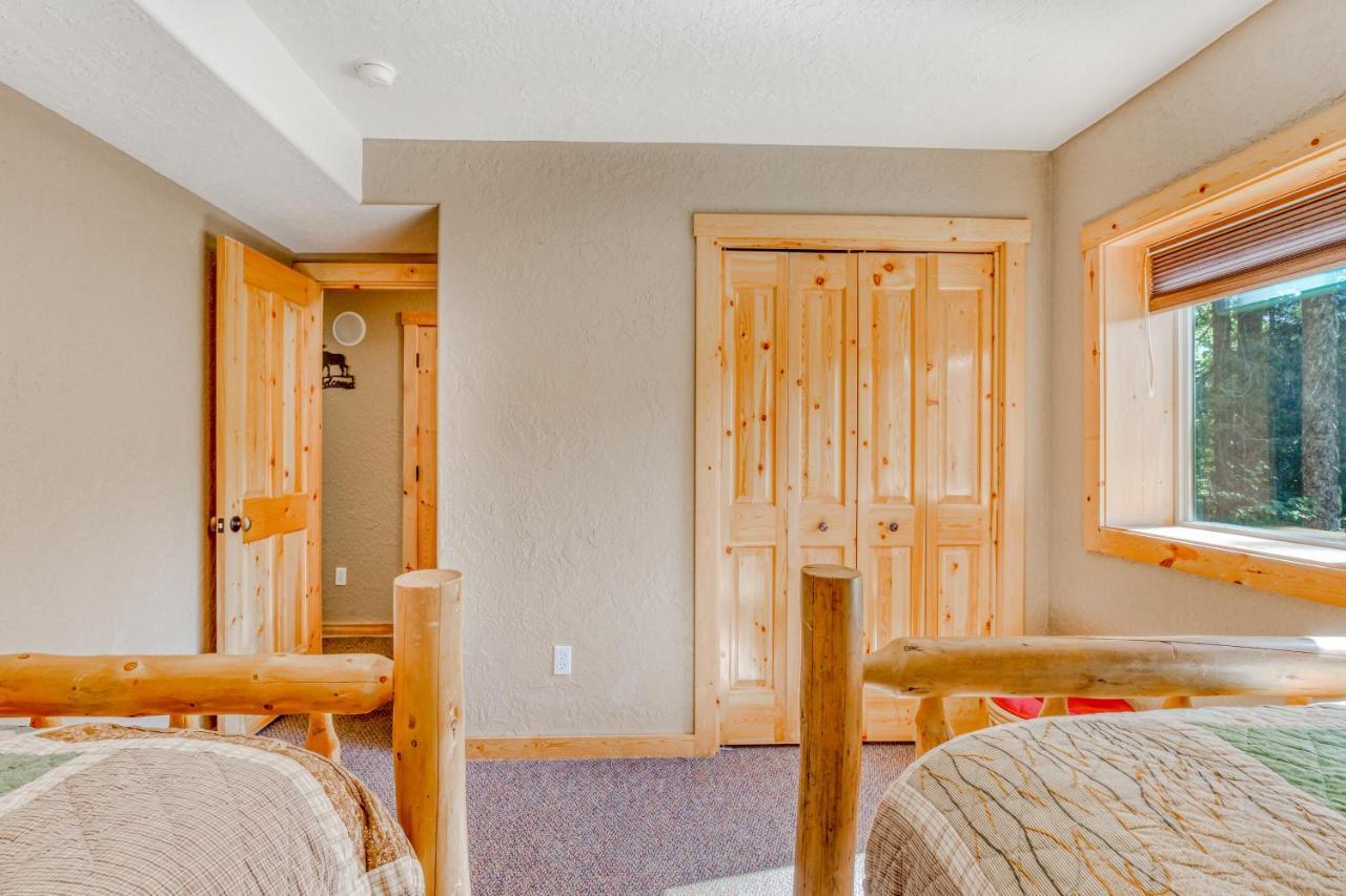 Skiing Bear Chalet غوفيرمنت كامب المظهر الخارجي الصورة